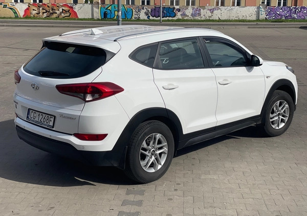 Hyundai Tucson cena 74000 przebieg: 139500, rok produkcji 2017 z Kowal małe 121